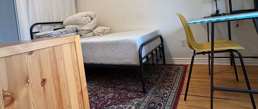 Craig YOW's room