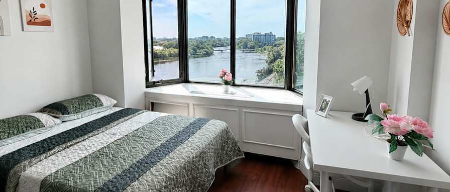 Meryem ikbal Yaman's room