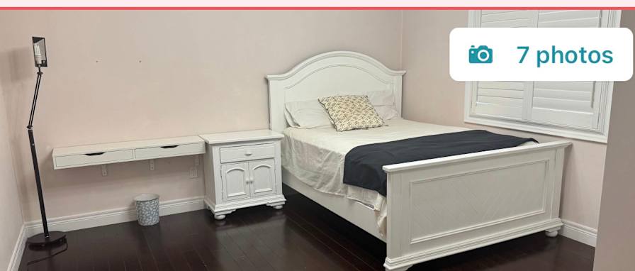 Hira's room