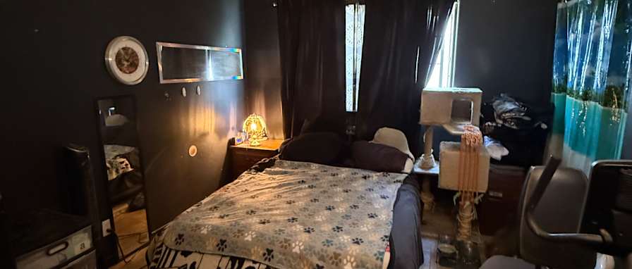 Andi's room