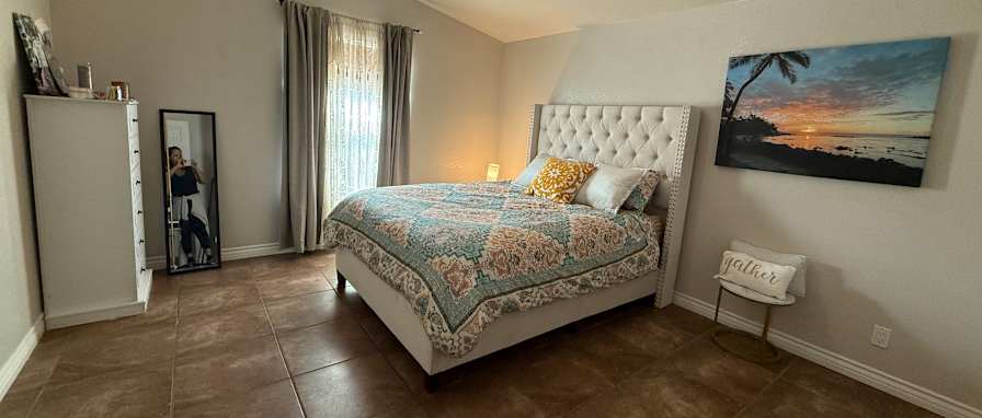 Liz's room