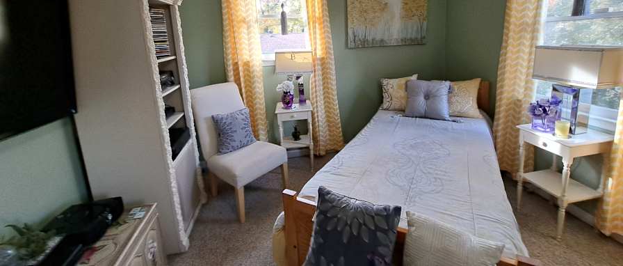 Eva's room