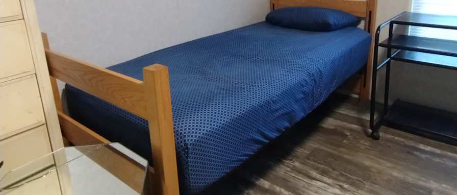Alan Teiv's room