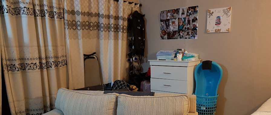 Tee's room