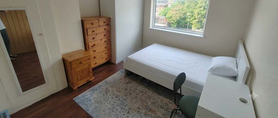 Glenn's room