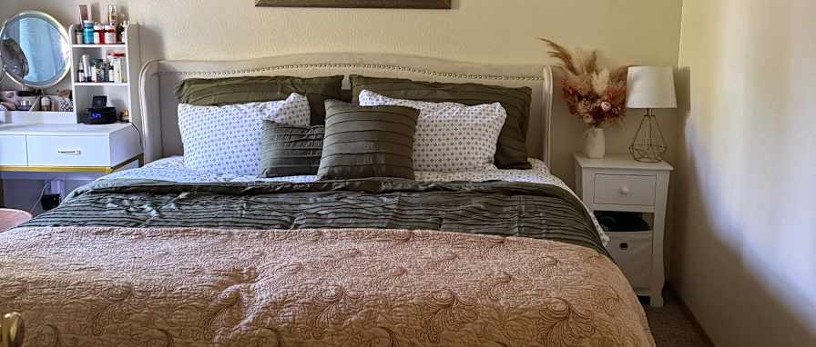 Andrea's room