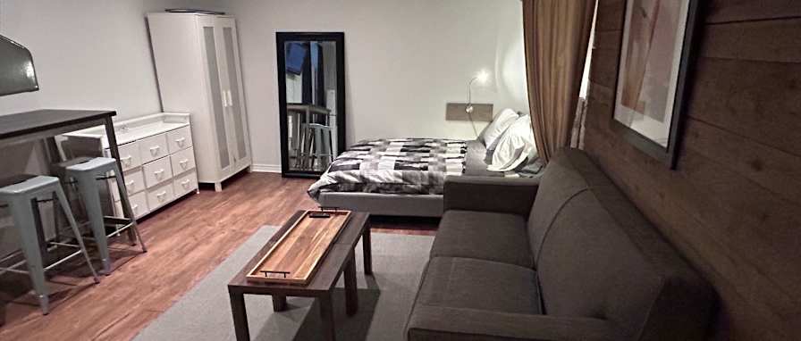 Nick Sarkovski's room