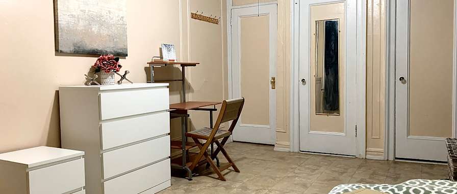 Liz's room