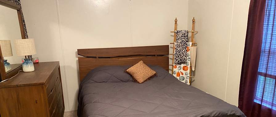 Greg's room