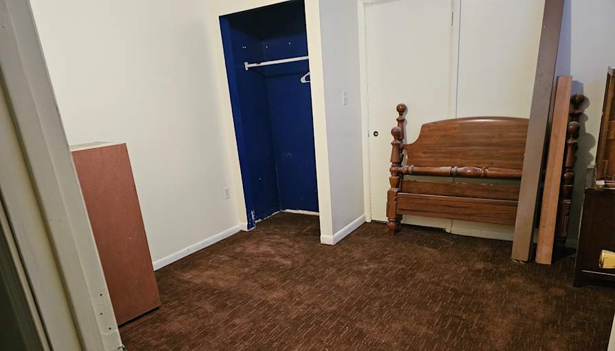 Ken's room