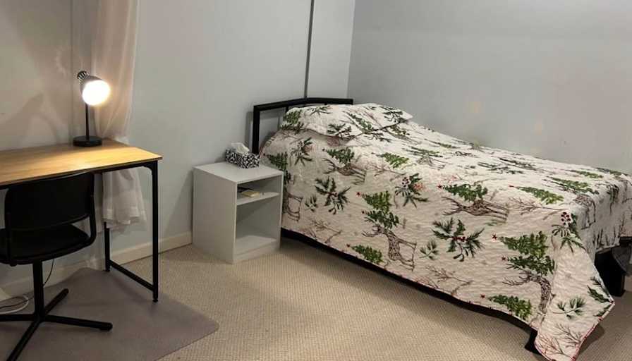 Omer Ramon Esteron's room