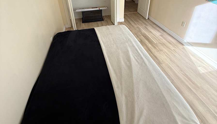 Deval's room