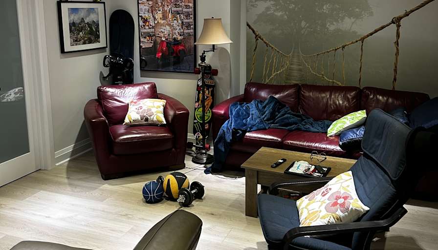 Thomas's room