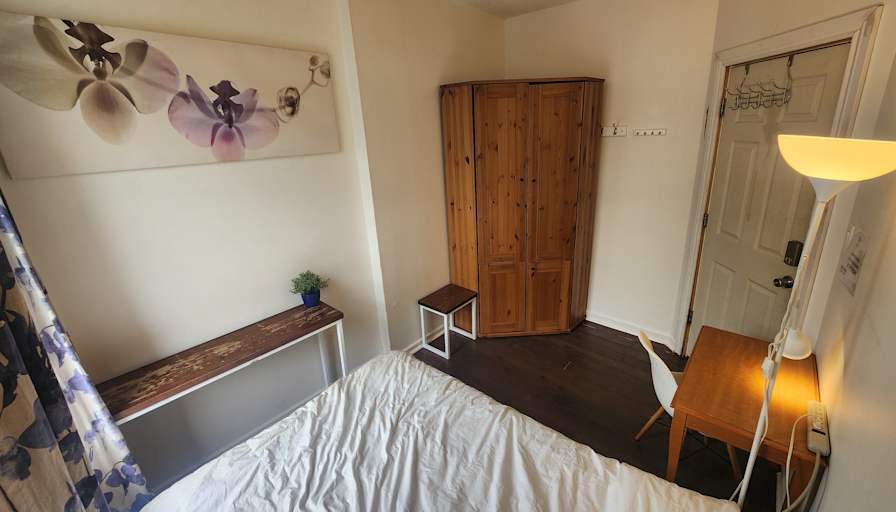 Laure's room