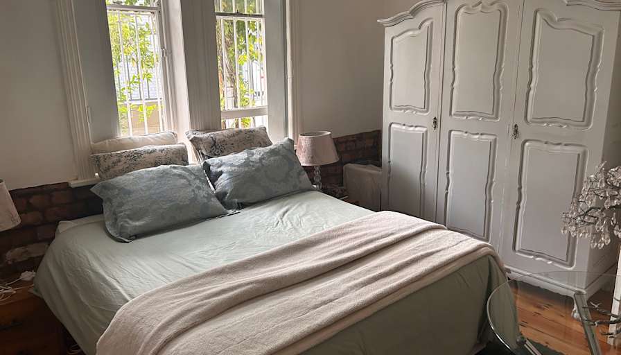 Vernon's room