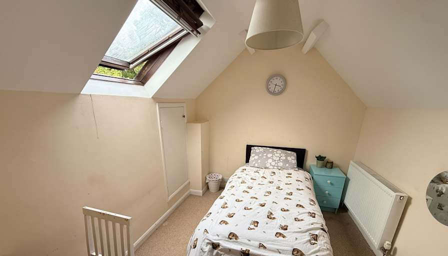 CLEETRUE GEETHAN's room