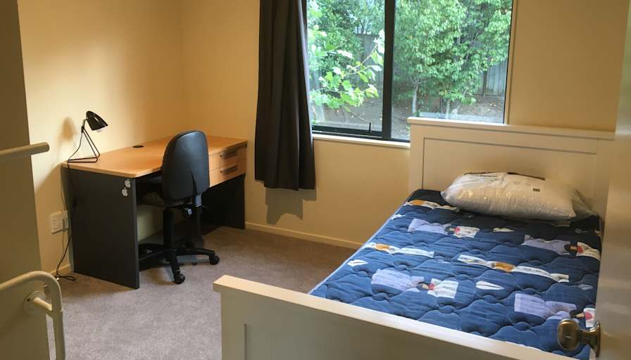 Kaz's room