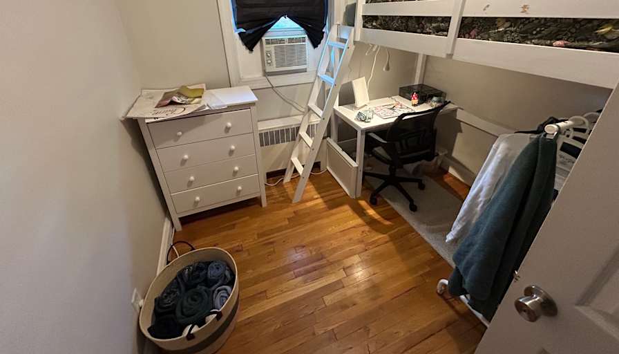 Lesley's room