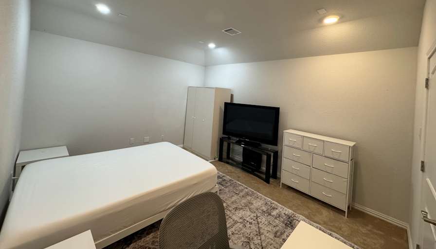 Shirlly's room