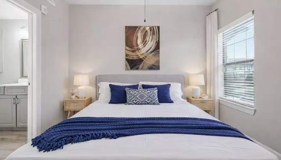 Marlowe's room