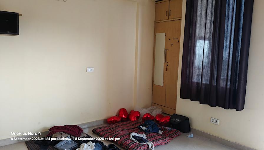 RAHUL CHAURASIYA's room