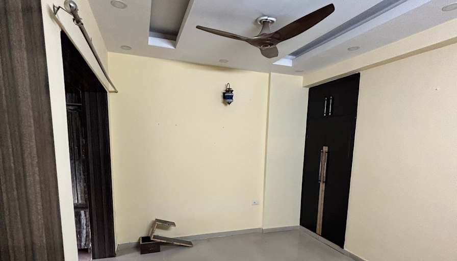 Kuhi's room