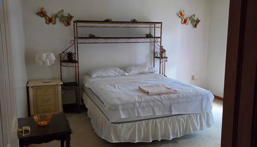 Kim C Maddox's room