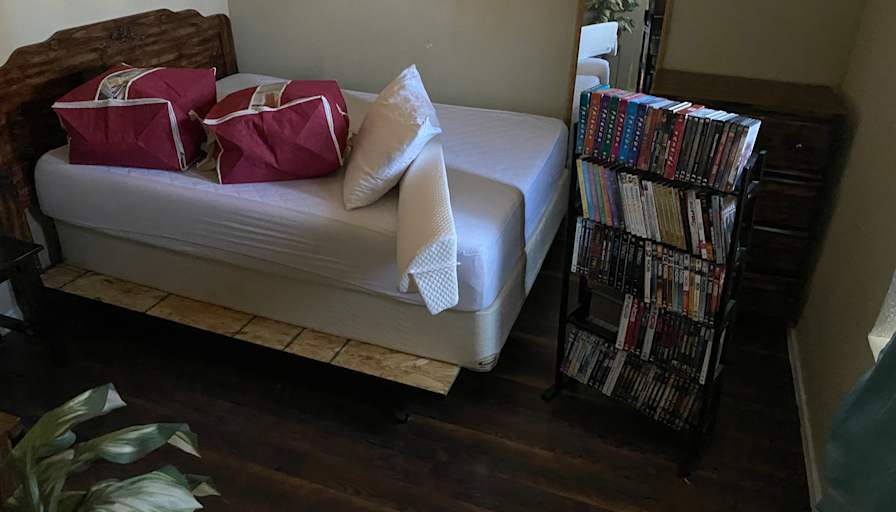 Dee's room