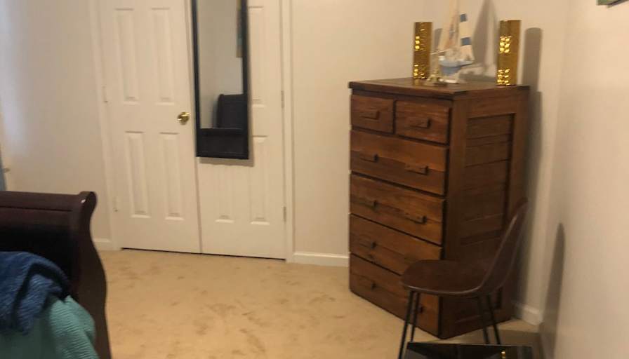 Dee's room
