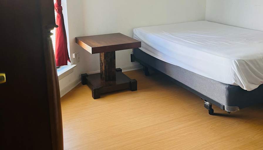 Caroline's room