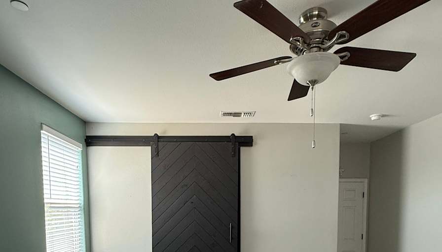 Javier Hernandez's room