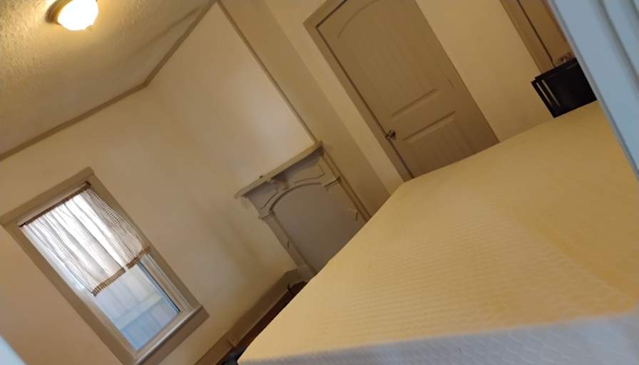 Brandi Contreras's room