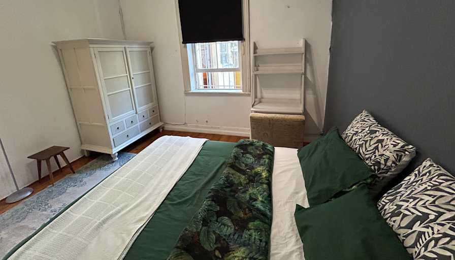 Vernon's room