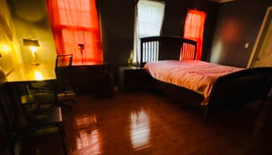 Essence's room