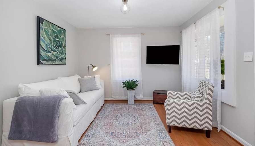 Alcove Rooms's room