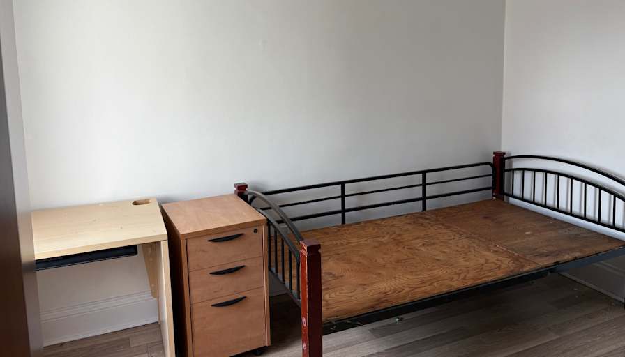 Charlebois Mario's room