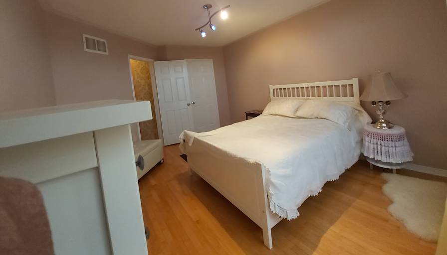 Olesya Perez's room