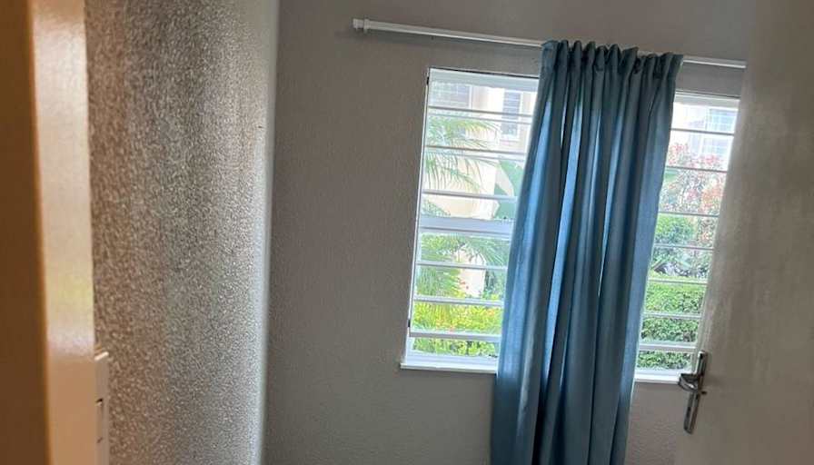 Lungi's room