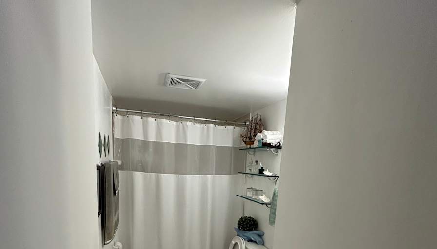 Lazar's room