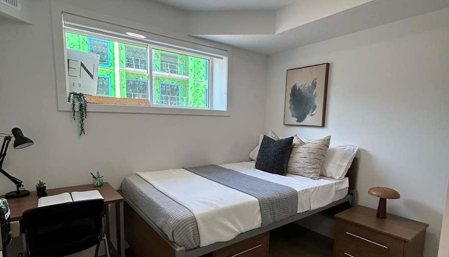 devon B's room