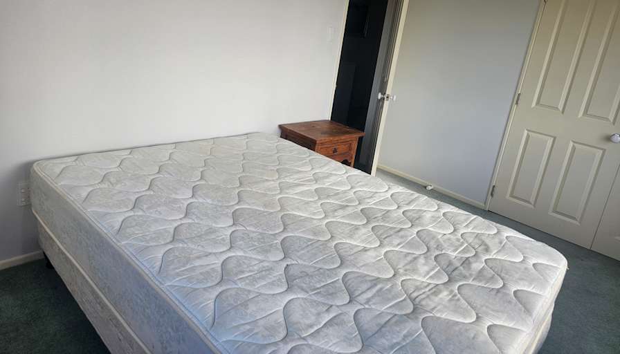 Antony Syms's room