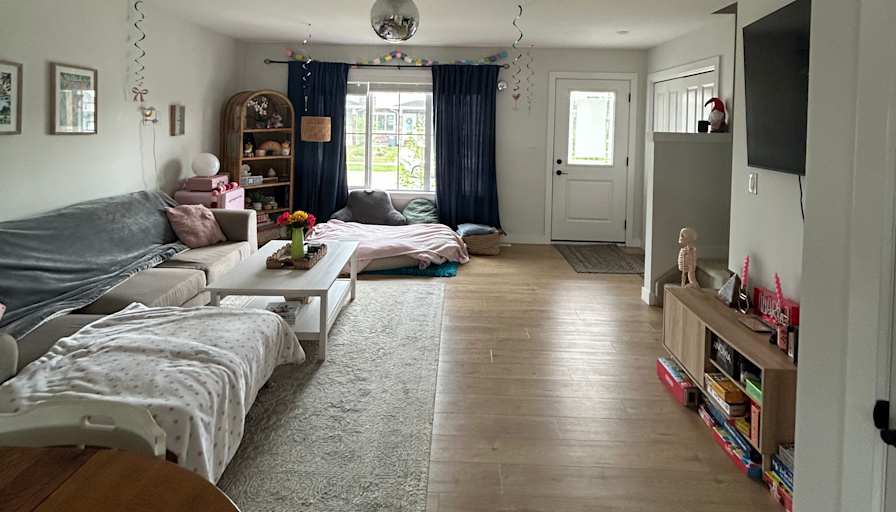 Eve's room