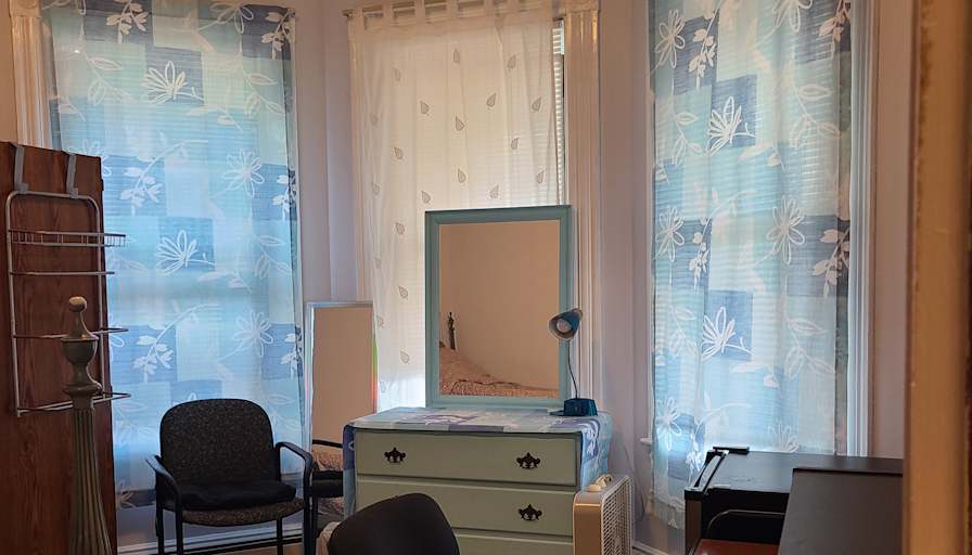Donna's room