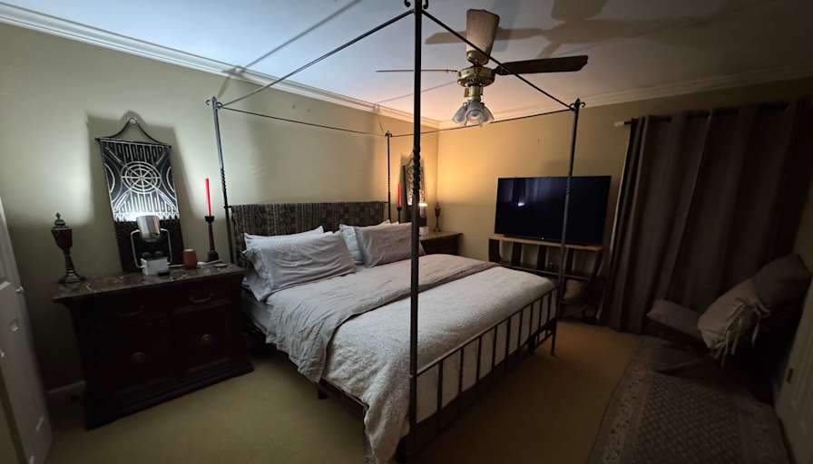 Floyd's room