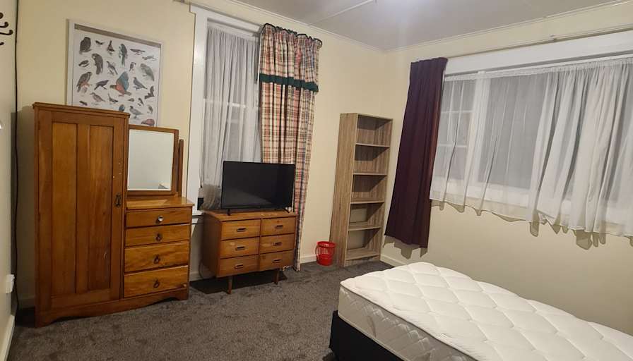 Jo's room