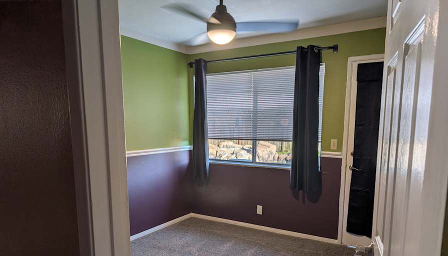 Room for Rent HB's room