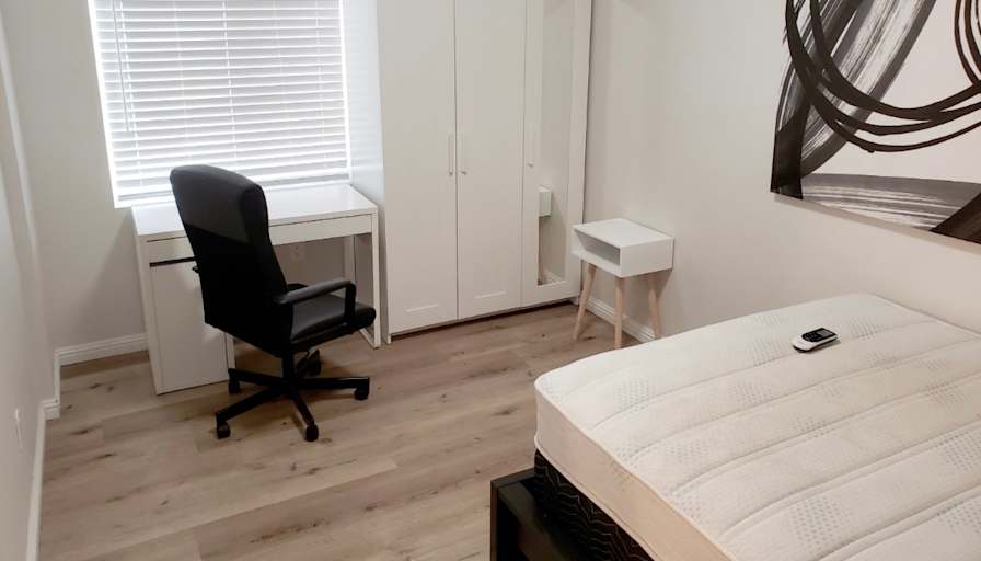 Sung-Woo Lee's room