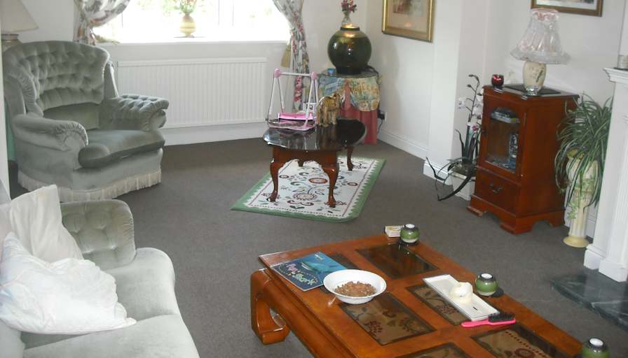 RICHARD HNAT's room