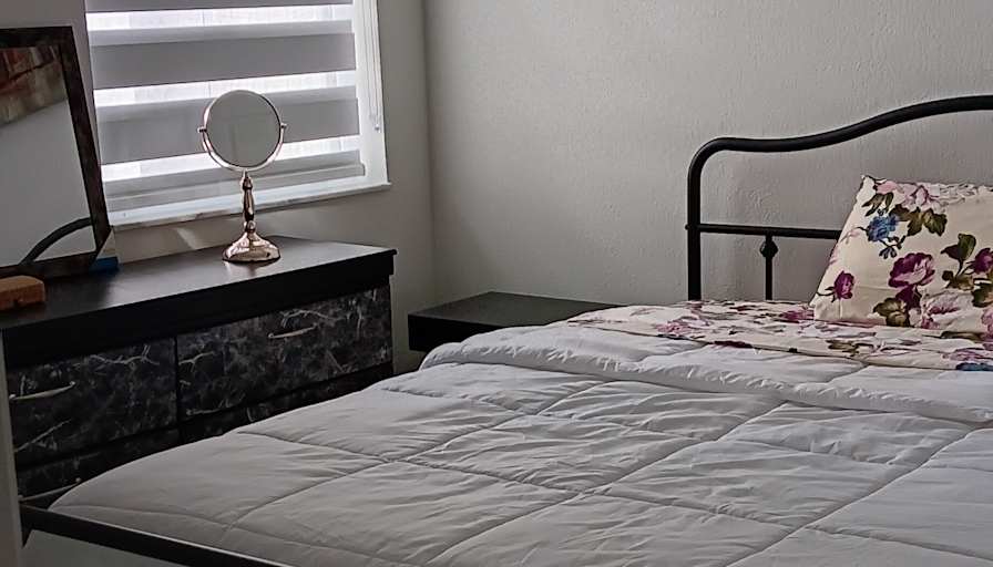 Ibet's room