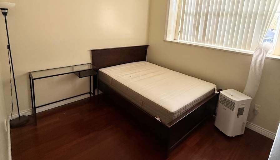 Jas's room